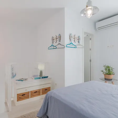 Old Town Duck House 4* Estepona