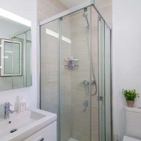 Old Town Duck House 4* Estepona
