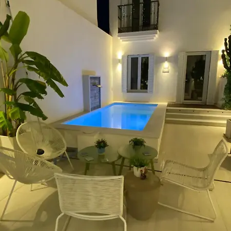 Old Town Duck House Hotel Estepona